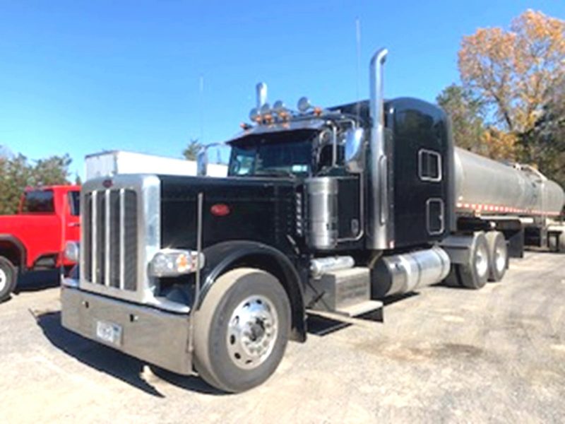 2018 PETERBILT 389 TRACTOR.