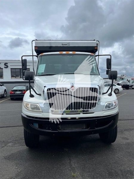 2017 INTERNATIONAL DURASTAR 4300 108395