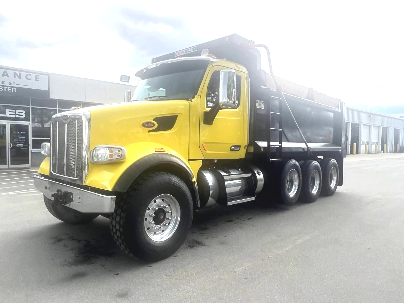 2017 PETERBILT 567 TRI AXLE DUMP